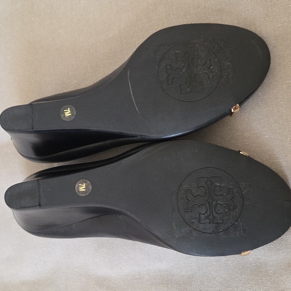 NWOT Tory Burch Pacey Cap-toe Wedges - Picture 6 of 6
